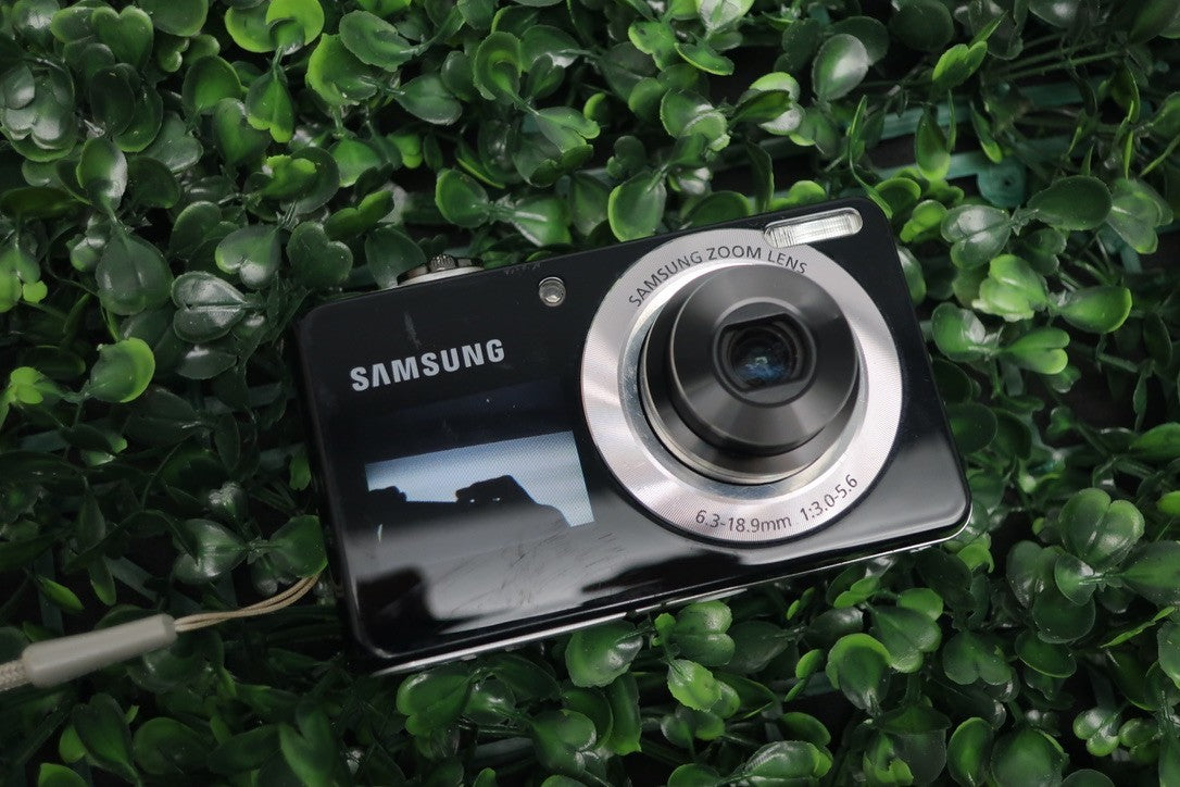 Samsung PL100 Digital Camera - Turns on But Dead spot on LCD So parts or repair
