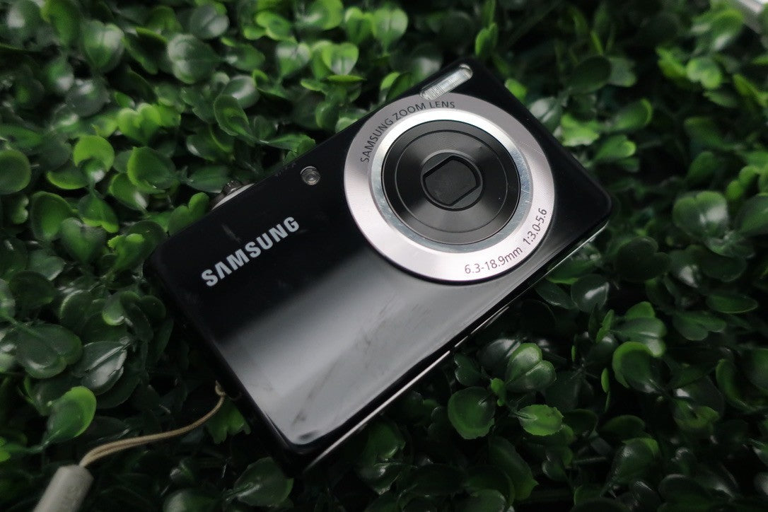 Samsung PL100 Digital Camera - Turns on But Dead spot on LCD So parts or repair