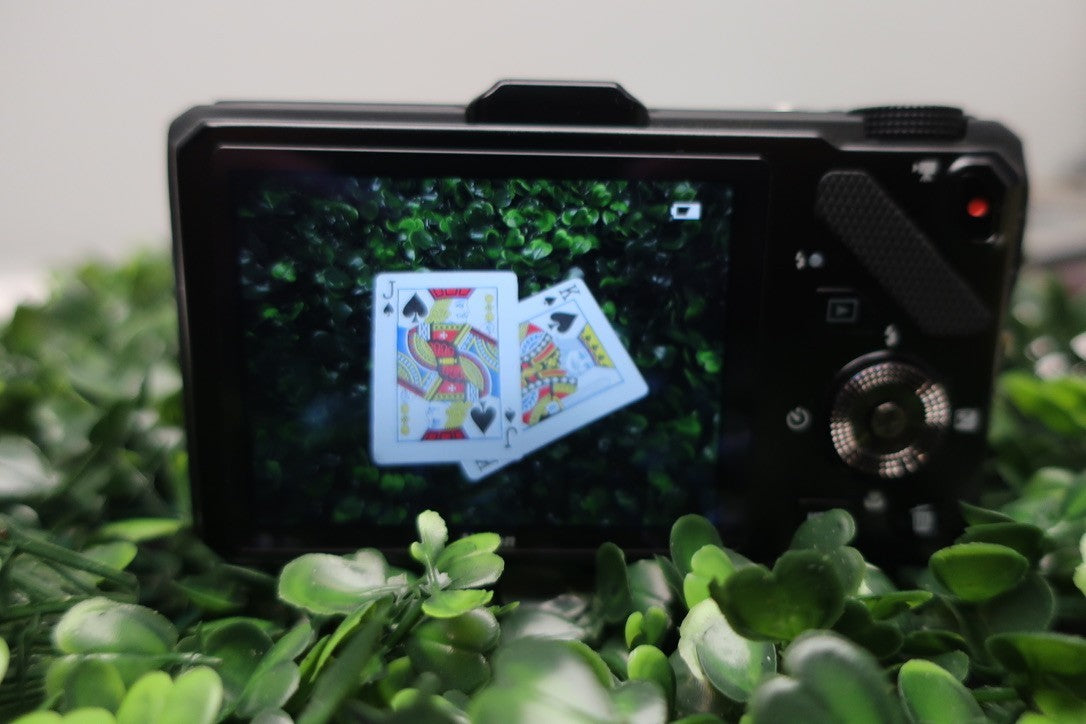 Nikon Coolpix S9300 Digital Camera 16MP Powers On for Parts/Repairs READ DESCRIP