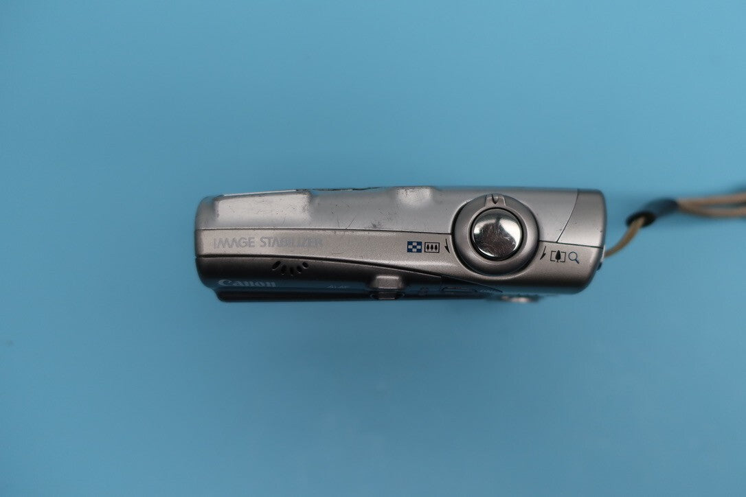 Canon PowerShot SD 850 IS digital camera W/battery, Charger, Working