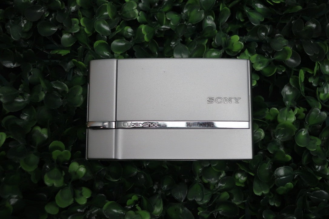 Sony Cyber-shot DSC-T50 7.2MP Digital Camera W/Battery+Charger+Memory Card