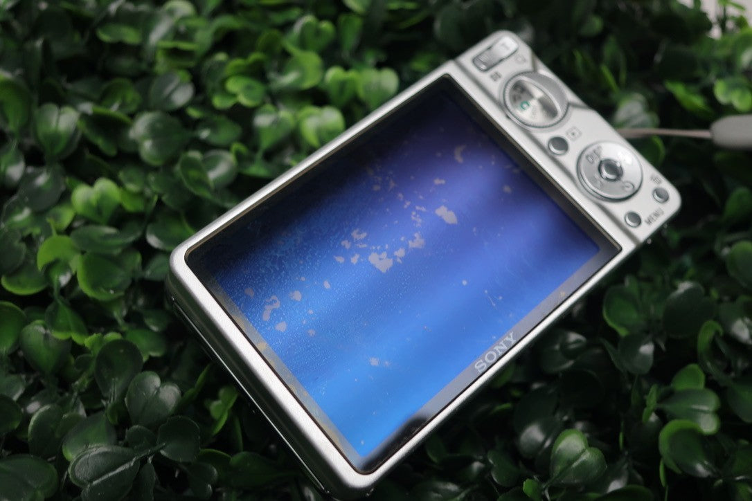 Sony Cyber-shot DSC-W290 12.1MP Digital Camera Silver Parts Cracked Screen