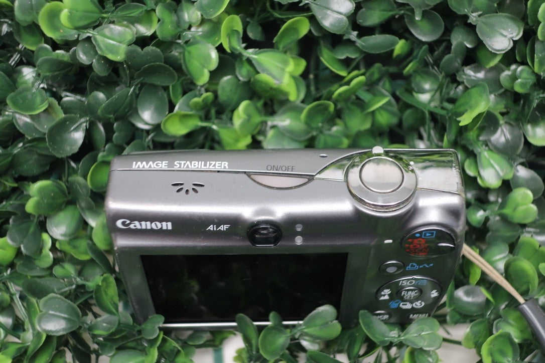 Bundle Canon PowerShot SD800 IS 7.1MP Digital Camera W/Battery+Charger #2