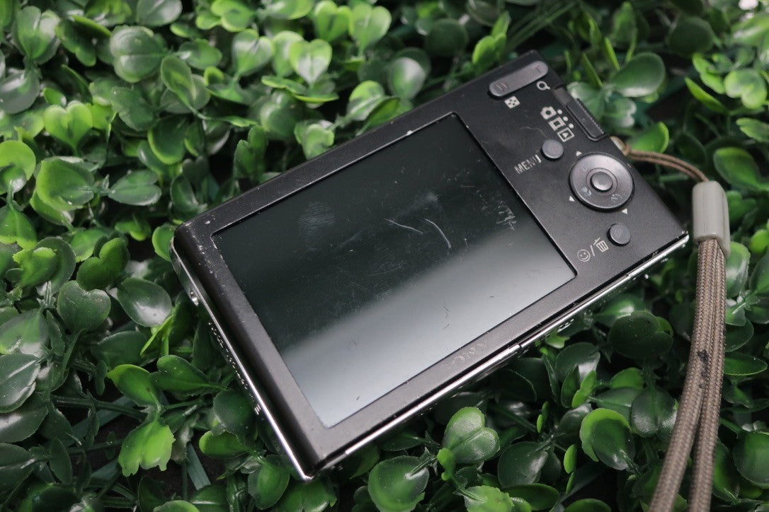 Sony Cyber-Shot DSC-W190 12.1MP For PARTS OR REPAIR  NO POWER
