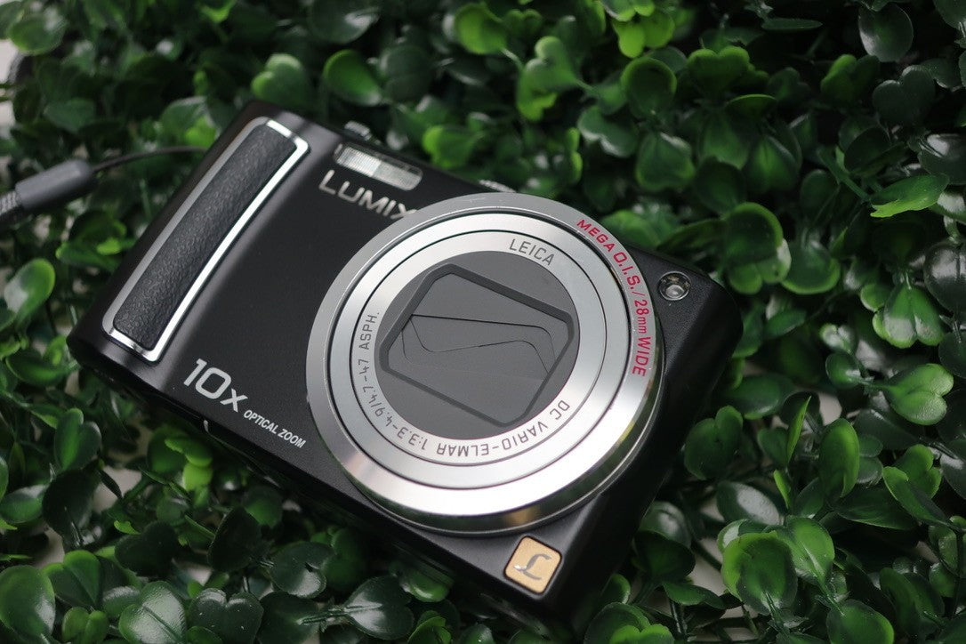 Bundle Panasonic Lumix DMC-ZS5 10MP Digital Camera W/ Battery+Charger