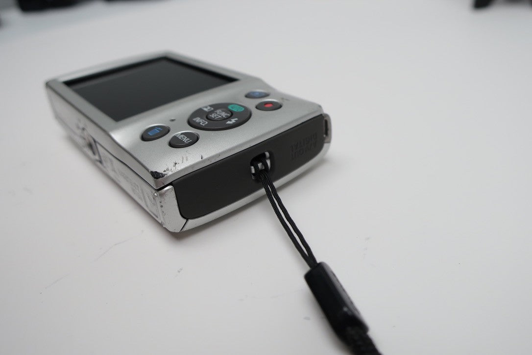 Canon PowerShot ELPH 180 FOR PARTS OR REPAIR  (READ)