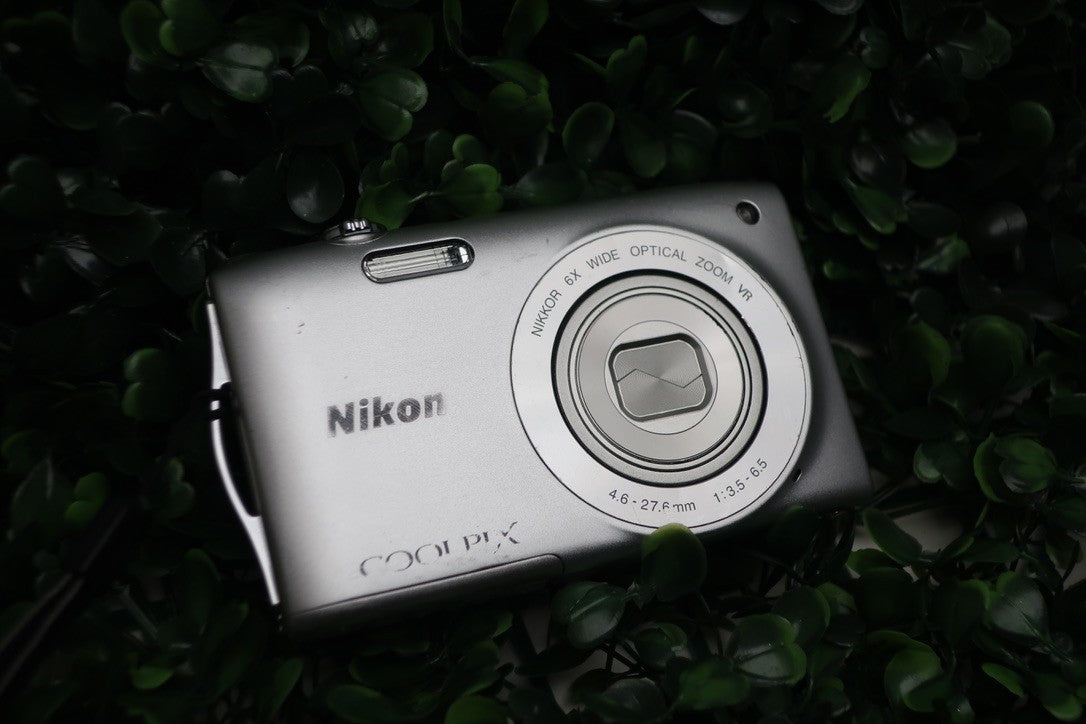 Bundle Nikon COOLPIX S3300 16.0 MP Digital Camera W/Battery +Charger #2