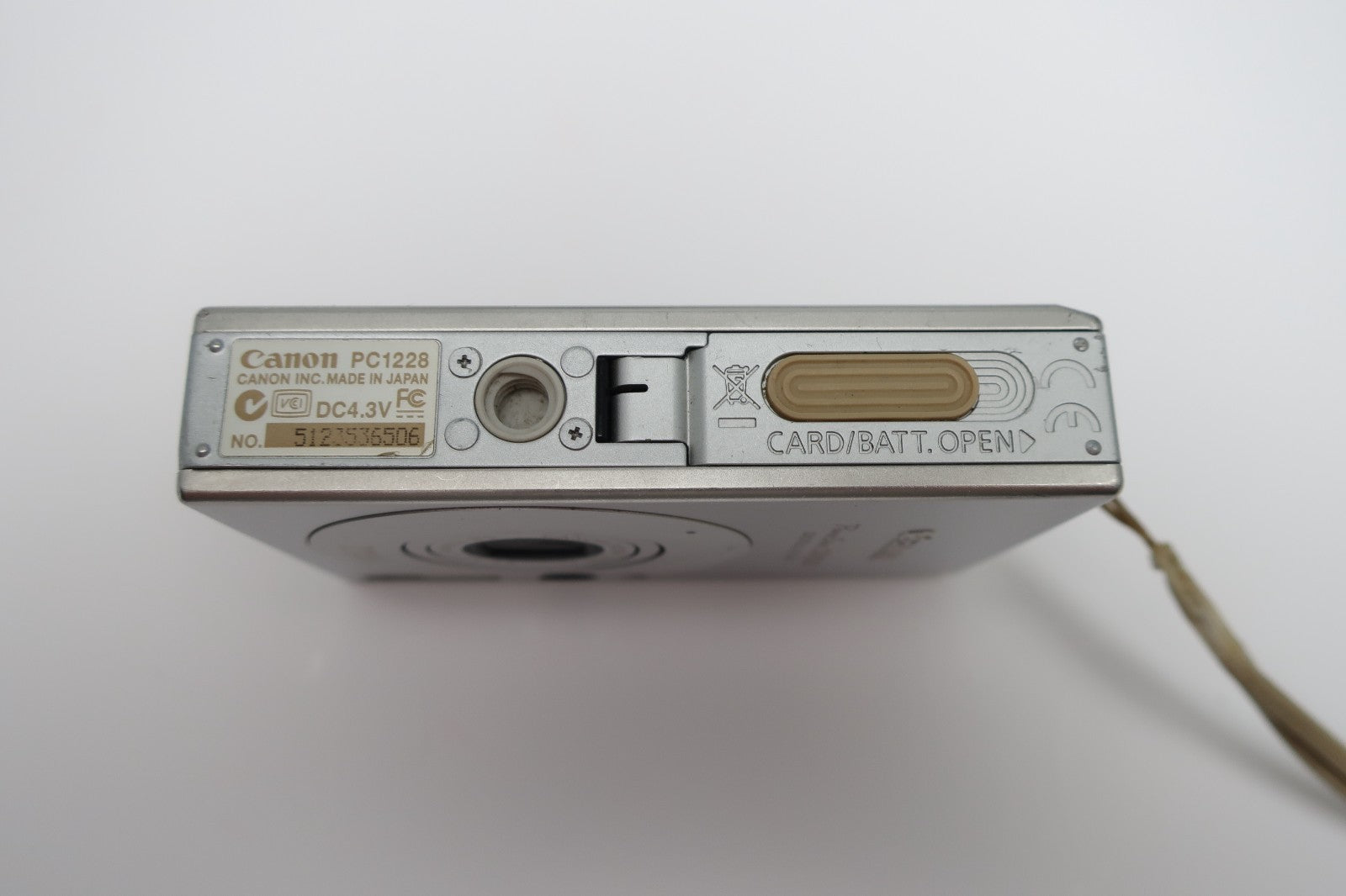 Canon PowerShot Digital ELPH SD1000 7.1MP - Silver W/Battery+Charger TESTED.