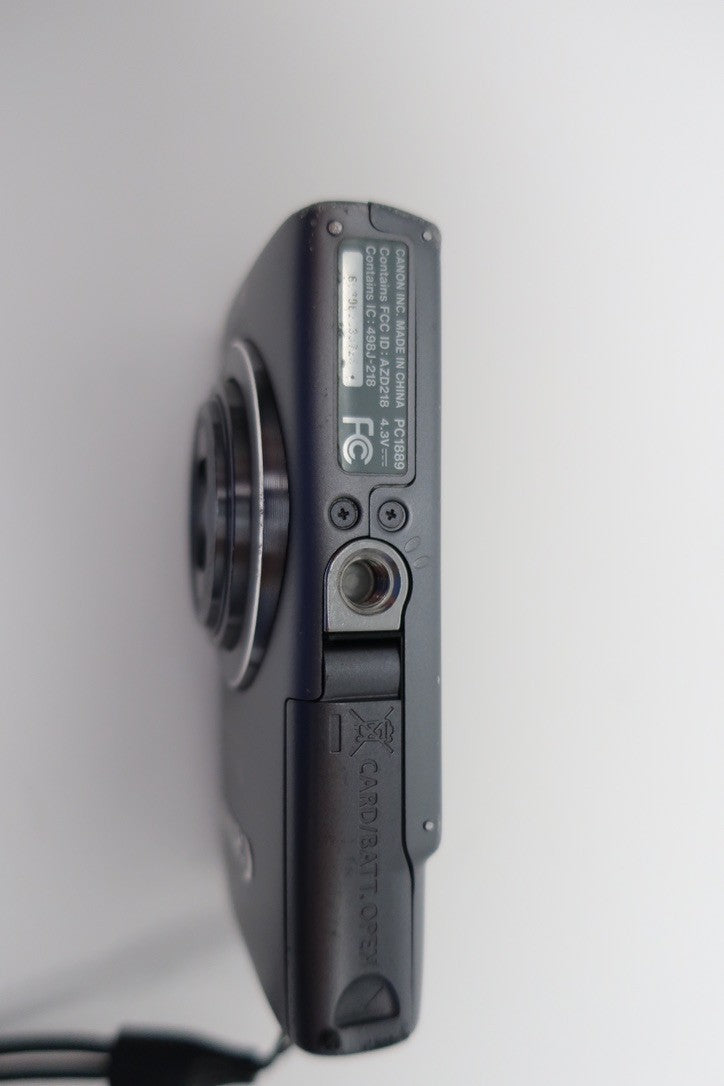 Canon Powershot ELPH 130 IS Digital Camera Gray for PARTS OR REPAIR