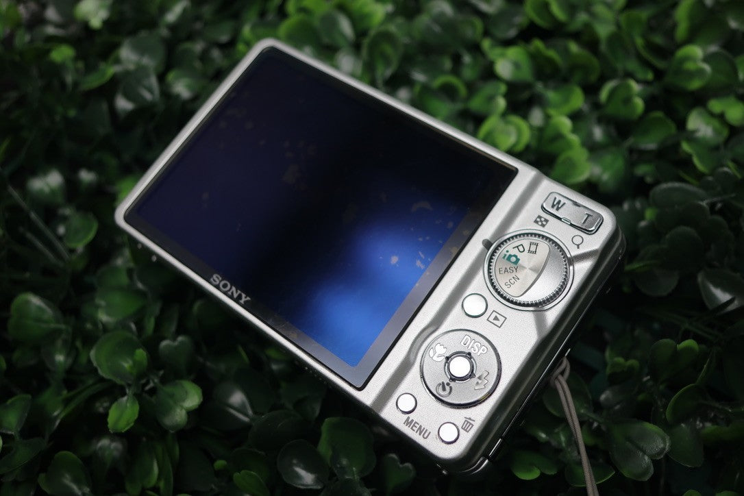 Sony Cyber-shot DSC-W290 12.1MP Digital Camera Silver Parts Cracked Screen