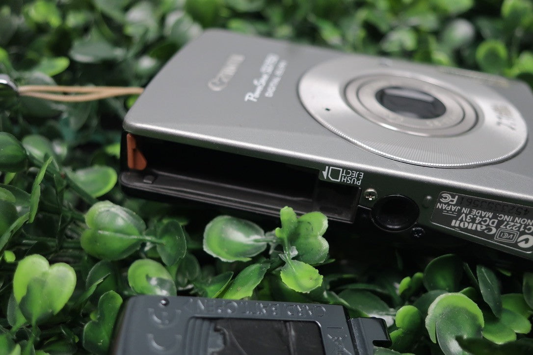 Canon PowerShot SD750 7.1MP Digital Elph Camera [Parts/Repair] READ DESCRIPTION