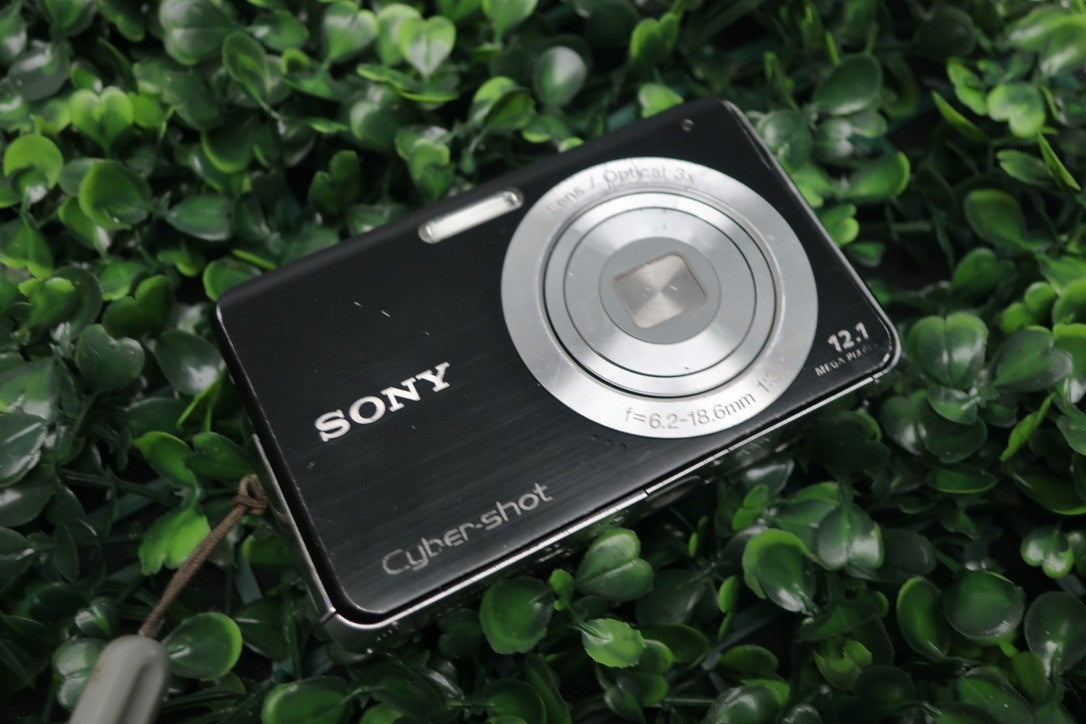 Sony Cyber-Shot DSC-W190 12.1MP For PARTS OR REPAIR  NO POWER