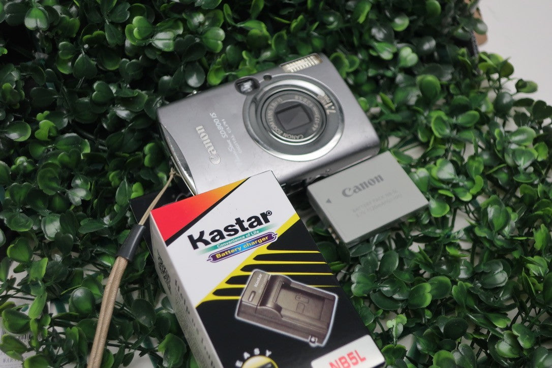 Bundle Canon PowerShot SD800 IS 7.1MP Digital Camera W/Battery+Charger #2